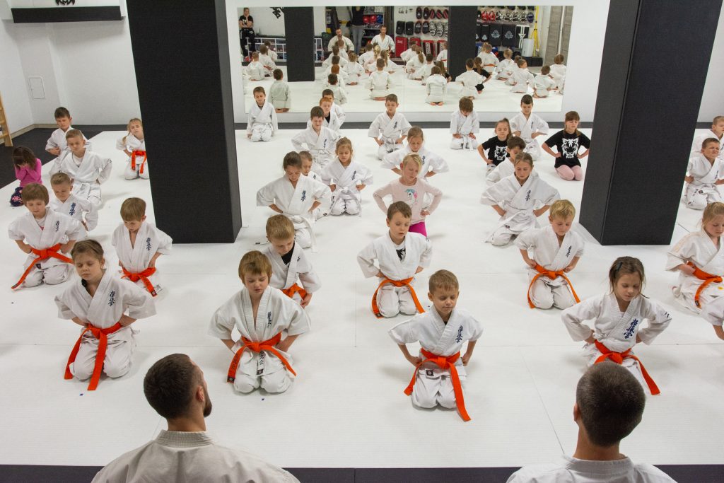 Egzamin w dojo Myślenickiej Akademii Karate Byakko